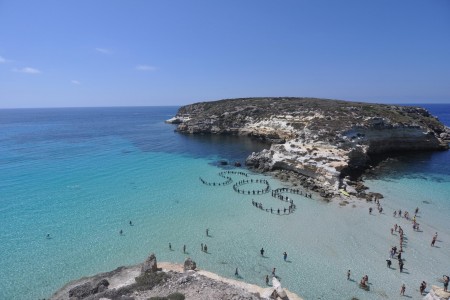 Πεθαίνοντας στο κατώφλι της Ευρώπης: Η Ε.Ε. πρέπει να εστιάσει στη διάσωση των μεταναστών Πεθαίνοντας στο κατώφλι της Ευρώπης: Η Ε.Ε. πρέπει να εστιάσει στη διάσωση των μεταναστών