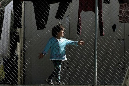 Ελλάδα: Πρόσφυγες κρατούνται σε άθλιες συνθήκες εν μέσω βιασύνης να εφαρμοστεί η συμφωνία ΕΕ-Τουρκίας Ελλάδα: Πρόσφυγες κρατούνται σε άθλιες συνθήκες εν μέσω βιασύνης να εφαρμοστεί η συμφωνία ΕΕ-Τουρκίας