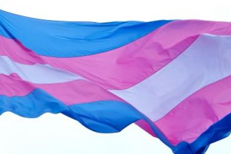 Μαρτυρίες: Η μητέρα ενός τρανς κοριτσιού μας εξομολογείται την ιστορία της