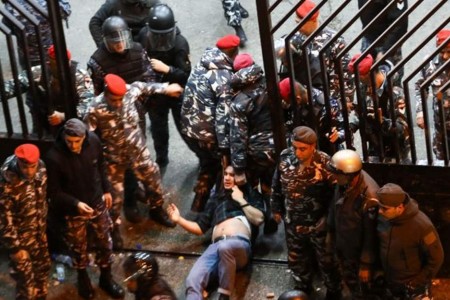 Λίβανος: Να τερματιστούν αμέσως οι αυθαίρετες συλλήψεις και οι ξυλοδαρμοί των διαδηλωτών/ριών