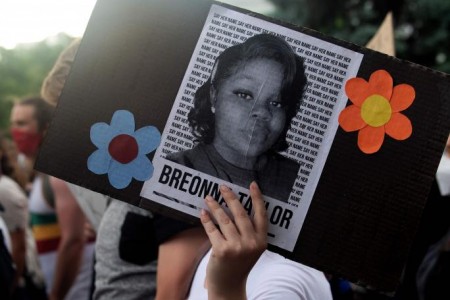 Η υπόθεση της Breonna Taylor υπενθυμίζει την ανάγκη για πραγματική μεταρρύθμιση της αστυνομίας στις ΗΠΑ