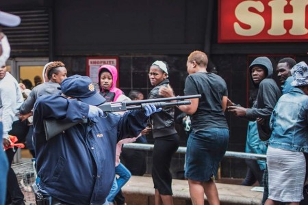 Πώς να (μην) αστυνομεύεται μια πανδημία