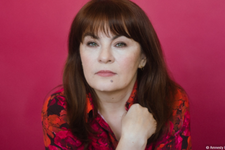 Να αποσυρθούν οι κατηγορίες κατά ακτιβίστριας που κατηγορείται για υποβοήθηση άμβλωσης