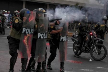 Περού: Η πρόεδρος Μπολουάρτε πρέπει να δώσει εντολή στις δυνάμεις ασφαλείας να σεβαστούν το δικαίωμα στη διαμαρτυρία Περού: Η πρόεδρος Μπολουάρτε πρέπει να δώσει εντολή στις δυνάμεις ασφαλείας να σεβαστούν το δικαίωμα στη διαμαρτυρία