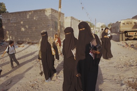 Υεμένη: Μετά την κατάληψη στο κέντρο της Ένωσης Γυναικών της Υεμένης, οι de facto αρχές του Νότιου Μεταβατικού Συμβουλίου πρέπει να διασφαλίσουν την ασφάλεια του ξενώνα γυναικών Υεμένη: Μετά την κατάληψη στο κέντρο της Ένωσης Γυναικών της Υεμένης, οι de facto αρχές του Νότιου Μεταβατικού Συμβουλίου πρέπει να διασφαλίσουν την ασφάλεια του ξενώνα γυναικών