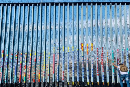 ΗΠΑ: Τα κράτη της Αμερικής δεν πρέπει να συμβάλουν στις επιβλαβείς πολιτικές του προέδρου Τραμπ κατά των ανθρώπων που αναζητούν ασφάλεια