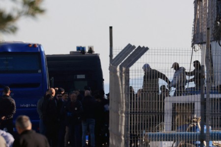 ΕΕ: Το Ευρωπαϊκό Κοινοβούλιο δίνει το πράσινο φως σε σχέδια τιμωρητικής κράτησης και απέλασης