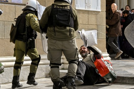 Δεν θα μας φιμώσουν με τον θόρυβό τους! Δεν θα μας φιμώσουν με τον θόρυβό τους!