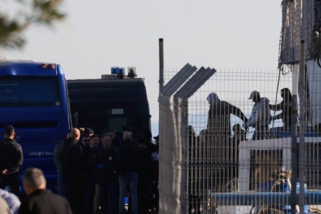 ΕΕ: Τα σχέδια για «κέντρα επιστροφής» στη Ρουάντα και την Ουγκάντα ενέχουν τον κίνδυνο να μετατραπούν σε «απάνθρωπες μαύρες τρύπες» για τα ανθρώπινα δικαιώματα